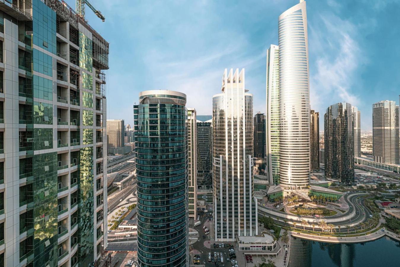 View Near Marina With Pool, Balcony And Gym Apartment Dubai