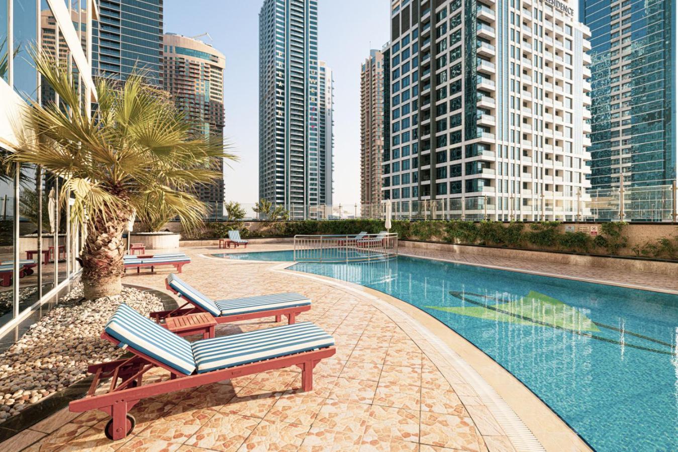 Apartment View Near Marina With Pool, Balcony And Gym Dubai
