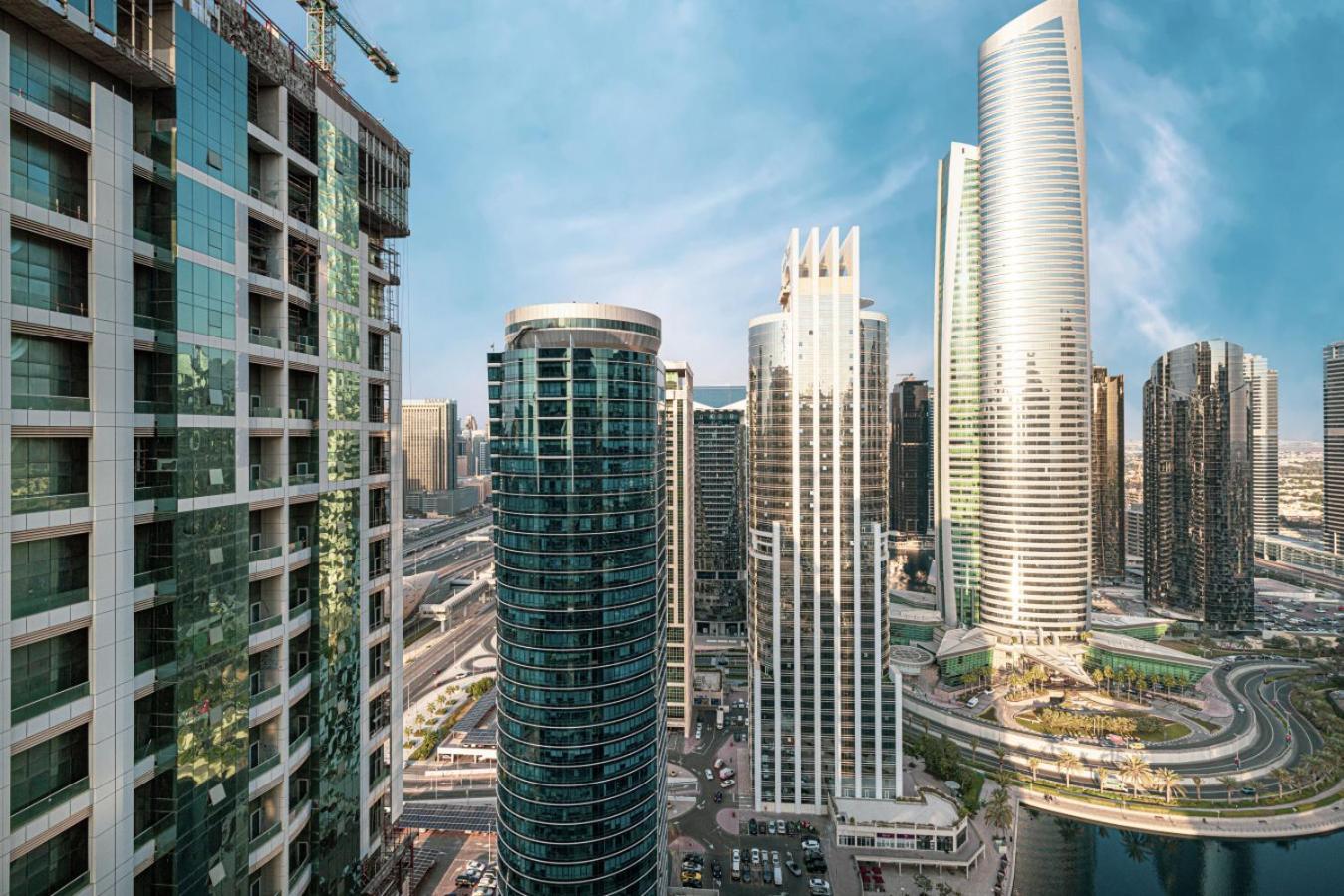 Apartment View Near Marina With Pool, Balcony And Gym Dubai